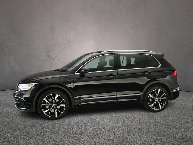 Volkswagen TIGUAN R-Line Business 1.4 TSI eHybrid 245pk DSG Automaat Trekhaak, 360 camera, Adaptive cruise control, Lederen bekleding, LED matrix koplampen, Panoramadak