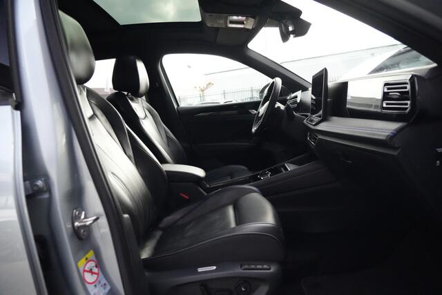 Volkswagen TIGUAN 1.5 eHybrid R-Line Exclusive Black Style Panoramadak/Trekhaak/360Camera