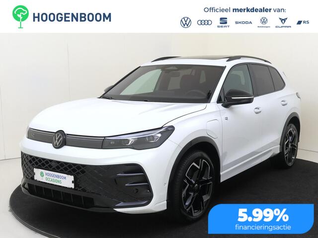 Volkswagen TIGUAN 1.5 eHybrid R-Line Edition | SoH 100% | Panoramadak | Trekhaak | Lederen bekleding 'Varenna' | 360 camera | Black style | Harman/kardon | Adaptieve demping |