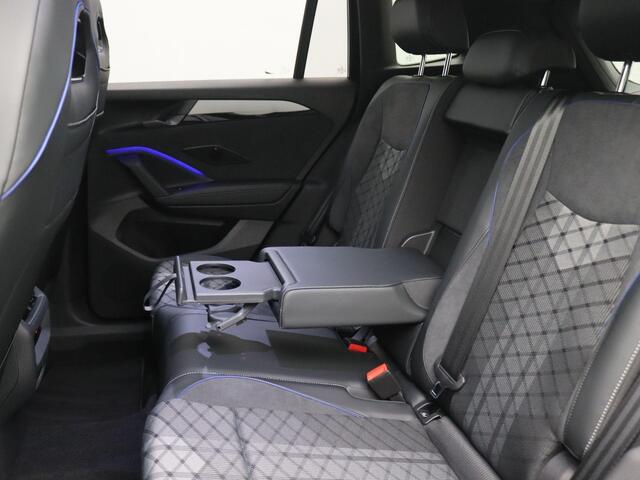 Volkswagen TIGUAN 1.5 eHybrid R-Line Edition 272PK DSG Panoramadak, Trekhaak, 20" LM Velgen, Black Style, 360gr. Camera, Head-Up Display, Navi via Apple Carplay/Android Auto