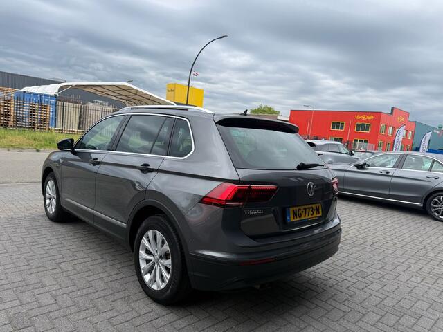 Volkswagen TIGUAN 1.4 TSI ACT Connected Series | 1E EIGENAAR | 12MND GARANTIE | AUTOMAAT | ACC | PANO | TREKHAAK | DAB | CARPLAY | NAVI | STOELVERW |