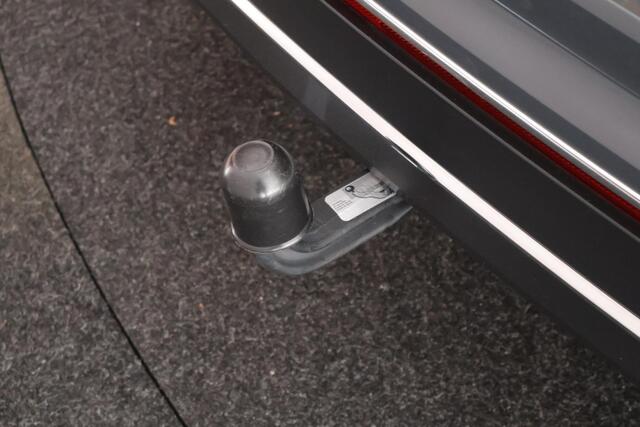 Volkswagen TIGUAN 1.5 TSI 150pk DSG Elegance Trekhaak Camera Stoelverwarming Navigatie Keyless Stoelverwarming IQ.Light