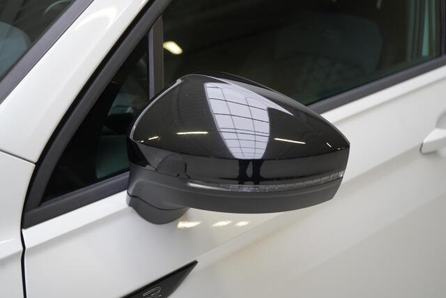 Volkswagen TIGUAN 1.5 TSI 150pk R-Line | Carplay | Sfeerverlichting | Blind-Spot | Zwart optiek | Adaptive cruise