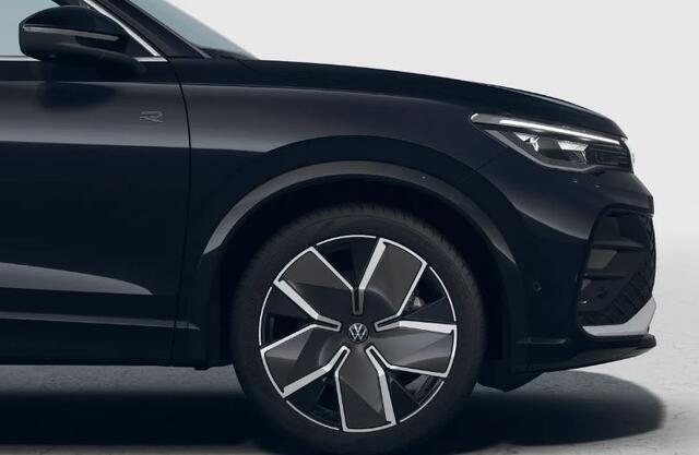 Volkswagen TIGUAN 1.5 eHybrid 204PK DSG R-Line Edition / Resterende Fabrieksgarantie tot 29-12 2029 / Trekhaak / Panoramadak / 20'' LMV / VW