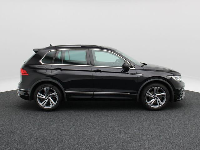 Volkswagen TIGUAN 1.5 TSI R-Line Business+ | Stoel/Stuurverwarming | Panorama dak | Adaptive Cruise | Trekhaak | Camera | IQ LED | CarPlay | 19 Inch | 72.960 Km !!