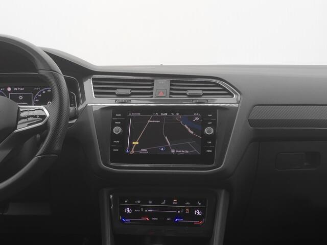 Volkswagen TIGUAN Allspace 1.5 TSI R-Line Business | CAMERA | ADAPTIVE | STOEL- EN STUURVERW. | TREKHAAK