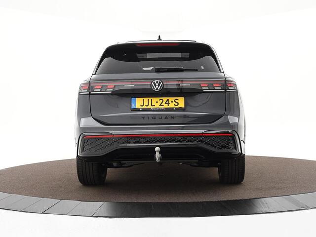 Volkswagen TIGUAN 1.5 eHybrid 272pk DSG R-Line Edition · Panoramadak · Inklap. Trekhaak · 360 Camera · Matrix LED · Massagefunctie · Keyless · Garantie t/m 27-10-2029 of 100.000km