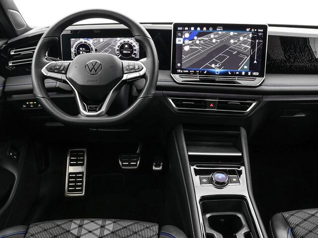 Volkswagen TIGUAN 1.5 eHybrid 272pk DSG R-Line Edition · Panoramadak · Inklap. Trekhaak · 360 Camera · Matrix LED · Massagefunctie · Keyless · Garantie t/m 27-10-2029 of 100.000km