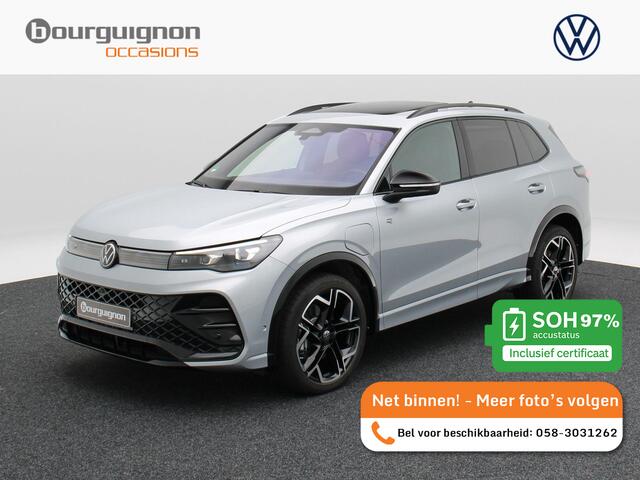 Volkswagen TIGUAN 1.5 eHybrid 272 Pk Automaat R-Line Edition | Black Style | Trekhaak | Panorama dak | Stoelverwarming | 360 Camera | Adaptive Cruise | CarPlay | 20 Inch | 7.935 Km !!