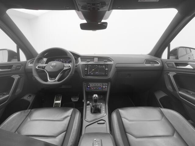 Volkswagen TIGUAN 1.5 TSI R-Line | PANO | 360° | ADAPTIVE | H&K | STOEL- EN STUURVERW. | TREKHAAK