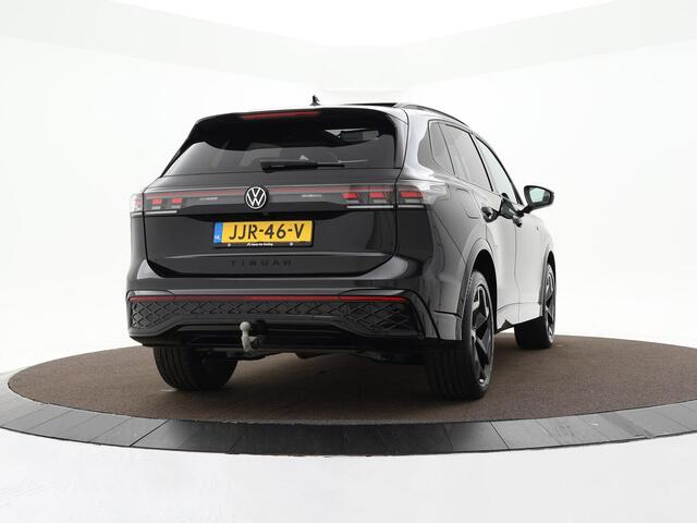 Volkswagen TIGUAN 1.5 eHybrid 272pk DSG R-Line Edition · Panoramadak · 360 Camera · Inklap. Trekhaak · Matrix LED · Keyless · Massagefunctie · Dodehoeksensor · Garantie t/m 27-10-2029 of 100.000km