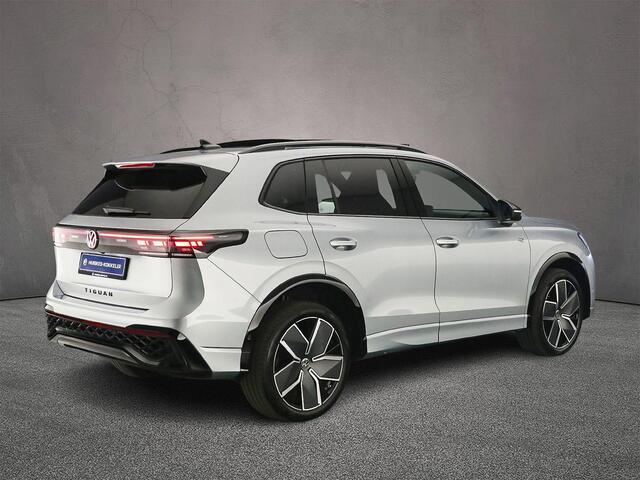 Volkswagen TIGUAN R-Line Edition 1.5 TSI eHybrid 272pk DSG Automaat Trekhaak, Black Style, Panoramadak, Adaptive cruise control, 360 camera, Navigatie