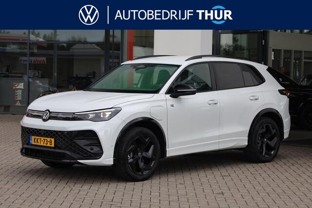 Volkswagen TIGUAN 1.5 eHybrid R-Line Edition 60 mnd 100.000 km garantie Black style wegklapbare trekhaak LED matrix 4 x stoelverwarming voorruit- en stuurwielverwarming park assist pro IQ drive key less elektrische achterklep dynamische richtingaanwijzers privacy glas extr