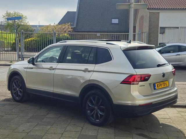 Volkswagen TIGUAN Allspace 1.5 TSI Life Business Pano/Leder/Led/Cam/