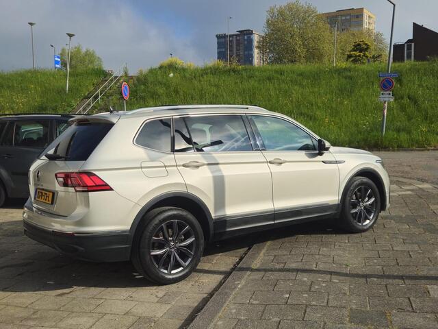 Volkswagen TIGUAN Allspace 1.5 TSI Life Business Pano/Leder/Led/Cam/