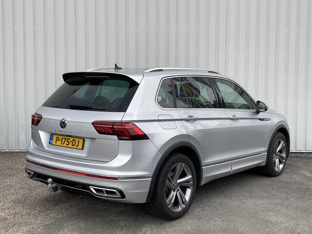 Volkswagen TIGUAN 1.5 TSI R-Line Business+ | Panoramdak | Trekhaak | Dodehoek Detectie | Achteruitrijcamera | Stoel- en stuurverwarming