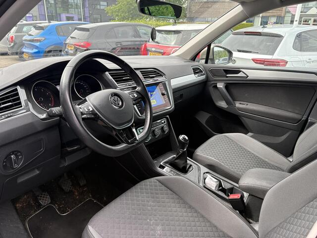 Volkswagen TIGUAN 1.4 TSI Comfortline 125pk | Wegklapbare Trekhaak | Adaptive Cruise | Navi | Carplay |