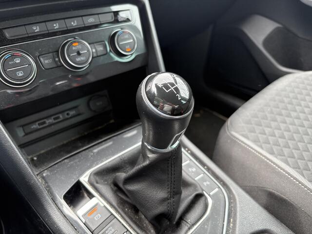 Volkswagen TIGUAN 1.4 TSI Comfortline 125pk | Wegklapbare Trekhaak | Adaptive Cruise | Navi | Carplay |