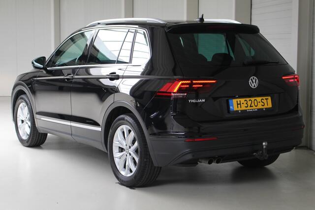 Volkswagen TIGUAN 1.5 TSI Comfortline Business Trekhaak | Navigatie | Parkeercamera | Lichtmetalen Velgen
