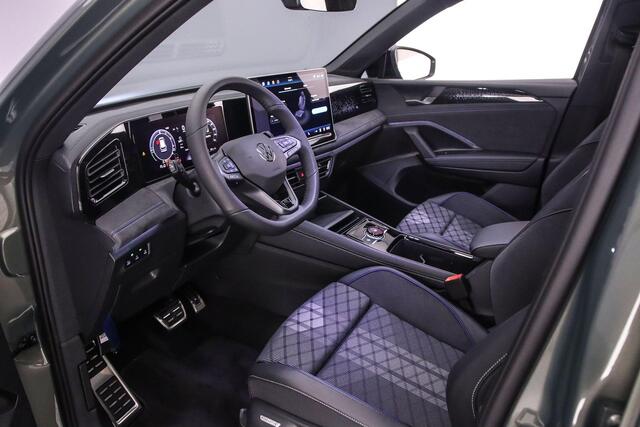 Volkswagen TIGUAN R-Line Edition 1.5 TSI eHybrid 272pk DSG Automaat Trekhaak, Black Style, Adaptive cruise control, Panoramadak, LED matrix koplampen, 360 camera