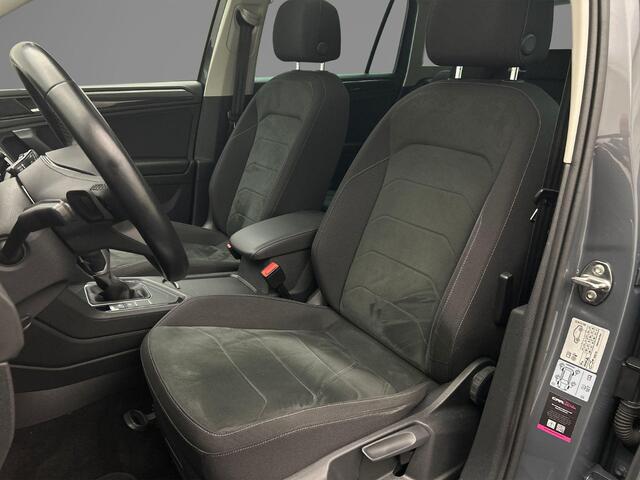 Volkswagen TIGUAN Elegance 1.5 TSI 150pk DSG Automaat Trekhaak, Panoramadak, Adaptive cruise control, Elektrische achterklep, LED matrix koplampen, Achteruitrijcamera