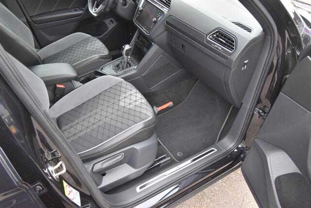 Volkswagen TIGUAN 1.4 TSI eHybrid R-Line Business+ , TREKHAAK , VIRTUAL COCKPIT , LED KOPL , A UITRIJ CAM , PDC V+A ,
