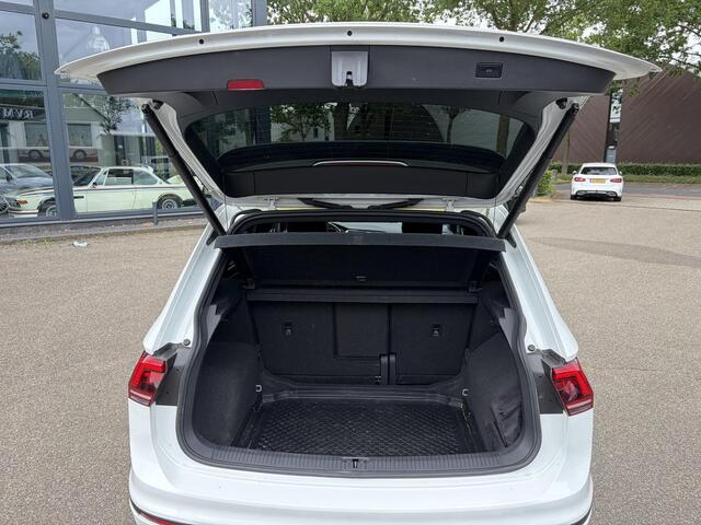 Volkswagen TIGUAN 1.5 TSI ACT Highline Business R R LINE | PANORAMA DAK | DIGIT. DASHB. | CAMERA | ODERH. HISTORIE | CAR PLAY | TREKHAAK