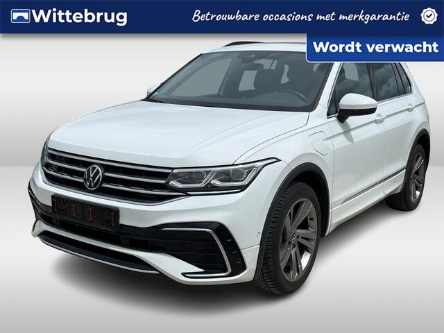 Volkswagen TIGUAN 1.4 TSI eHybrid 245pk R-Line Business / Panorama dak / IQ-Led / Zwenkbare trekhaak / 19'' LMV