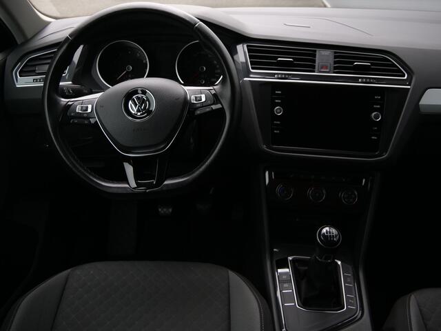 Volkswagen TIGUAN 1.5 TSI Comfortline 131 PK Navi / Apple Carplay / Trekhaak