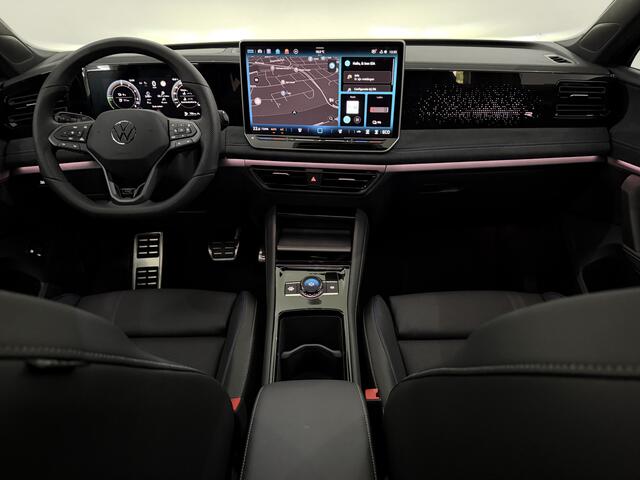 Volkswagen TIGUAN 1.5 eHybrid R-Line Edition Plug-in 272 PK Panoramadak, 360 Camera, Leder, Head-up display, Elektrische achterklep, Winterpakket, Memory stoelen, 2 jaar garantie