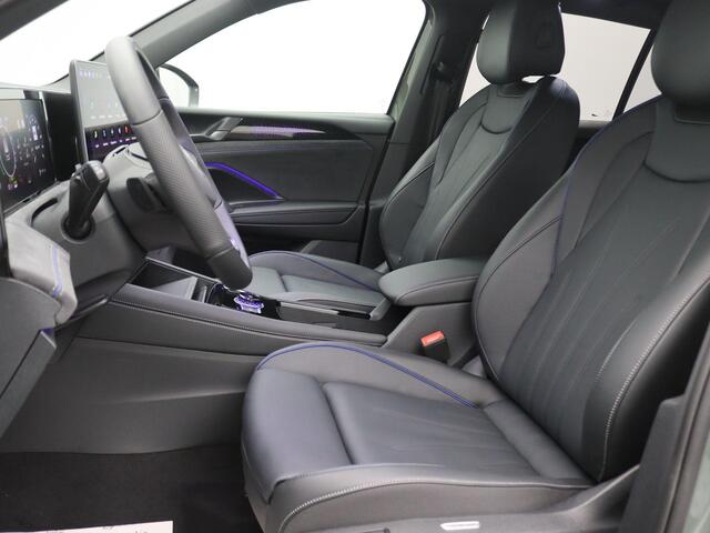 Volkswagen TIGUAN 1.5 eHybrid R-Line Edition 272PK DSG Pano-Schuifdak, Black Style, Leder, Memorystoel, Trekhaak, 20" LM Velgen, Head-Up Display, Matrix LED-Verlichting, 360gr. Camera, Navi, Elektr. Achterklep