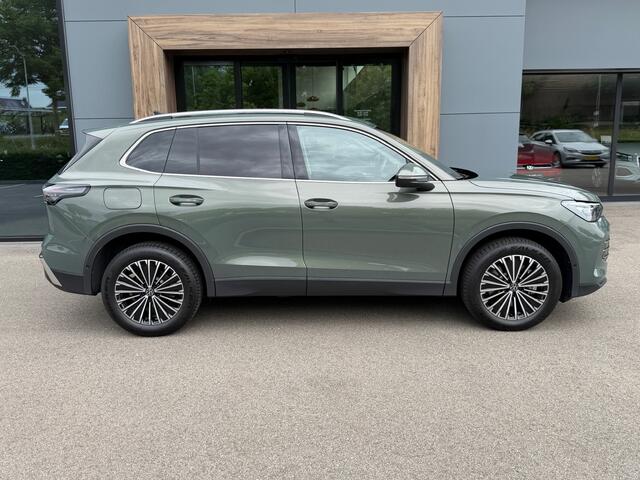 Volkswagen TIGUAN 1.5 eHybrid Elegance 204pk | Trekhaak | 360 Camera | All-season | Dode hoek | Elek. klep | incl. verlengde garantie