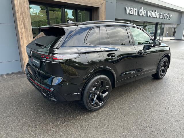 Volkswagen TIGUAN 1.5 eHybrid R-Line | Black line | 360 Camera | Harman/Kardon | Trekhaak | Dode hoek | IQ light | Elek. klep | Rijklaar incl. garantie