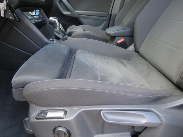 Volkswagen TIGUAN 1.4 TSI 245pk eHybrid / Stoel en stuurverw. / Sportstoelen massage / 17 Inch / Navi / Carplay / BOVAG garantie