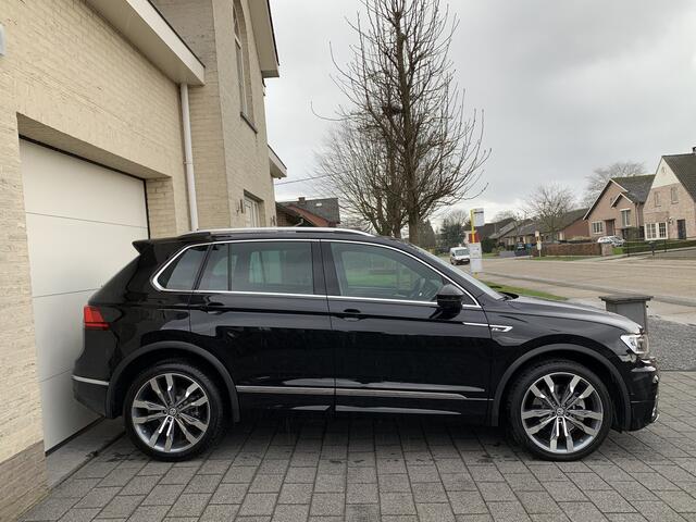 Volkswagen TIGUAN 2.0 TSI 190pk 4Motion 3x R-line DSG Panoramadak VirtualCockpit ACC Sportstoelen Led Carplay Keyless Camera 20" Pdc