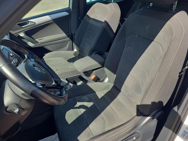 Volkswagen TIGUAN 1.4 TSI ACT Comfortline Business R | Pano | Elek. klep | ACC | Automaat |