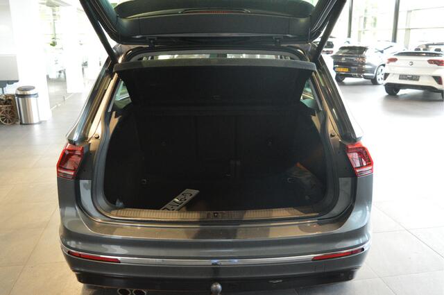 Volkswagen TIGUAN 1.5 TSI ACT R-LINE navi camera pano leer trekhaak !!