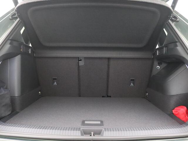 Volkswagen TIGUAN 1.5 eHybrid R-Line Edition 272PK DSG Pano-Schuifdak, Black Style, Trekhaak, 20" LM Velgen, Leder, Memorystoel, Head-Up Display, Matrix LED-Verlichting, 360gr. Camera, Navi, Elektr. Achterklep