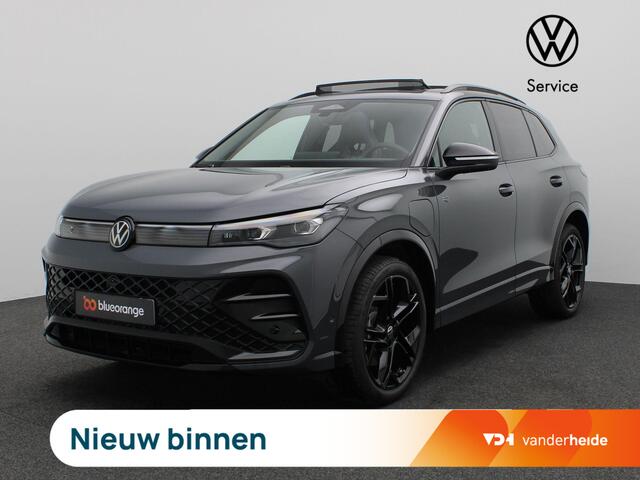 Volkswagen TIGUAN 1.5 eHybrid R-Line Edition 272PK DSG Panoramadak, Trekhaak, 20" LM Velgen, Black Style, 360gr. Camera, Head-Up Display, Navi via Apple Carplay/Android Auto