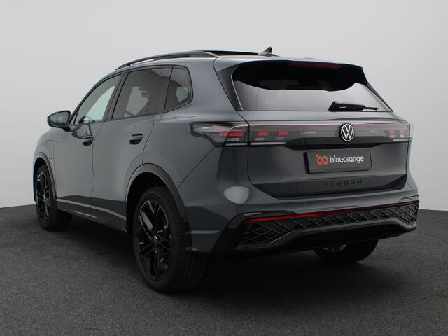 Volkswagen TIGUAN 1.5 eHybrid R-Line Edition 272PK DSG Panoramadak, Trekhaak, 20" LM Velgen, Black Style, 360gr. Camera, Head-Up Display, Navi via Apple Carplay/Android Auto