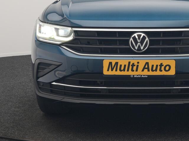 Volkswagen TIGUAN 1.4 TSI eHybrid Active PHEV 245pk Dealer O.H. | Trekhaak Af Fabriek | Adaptive Cruise | Head Up | IQ Light | Keyless | Blis | Sportstoelen & Stuur Verwarmd | Sfeerverlichting | Apple Carplay | Navigate | DAB | 19"L.M | Plug In Hybrid |