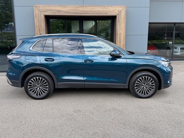 Volkswagen TIGUAN 1.5 eHybrid Elegance 204pk | Trekhaak | Camera | Head-up | All-season | Dode hoek | Elek. klep | incl. verlengde garantie