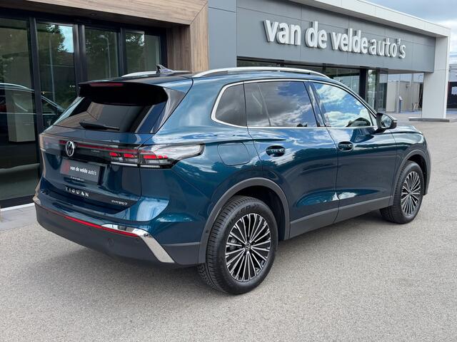 Volkswagen TIGUAN 1.5 eHybrid Elegance 204pk | Trekhaak | Camera | Head-up | All-season | Dode hoek | Elek. klep | incl. verlengde garantie