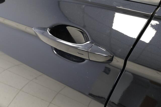 Volkswagen TIGUAN 1.4 TSI eHybrid R-Line Business - Pano - Trekhaak - Black Style