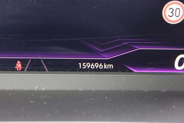 Volkswagen TIGUAN 1.4 TSI eHybrid R-Line Business+ SOh 90,1% NAVI IQ LIGHT TREKHAAK 159000KM!!!