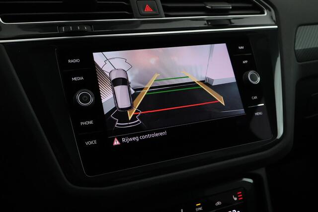 Volkswagen TIGUAN 1.4 TSI 245pk eHybrid R-Line Business+ Black Style Keyless Camera Stoelverwarming Virtual Cockpit Navigatie