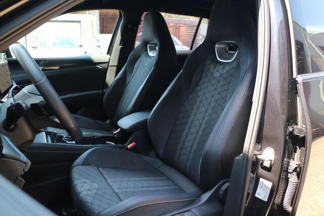 Volkswagen TIGUAN 1.5 eTSI R-Line Edition | Automaat! | Camera | Trekhaak! | Blind Spot |