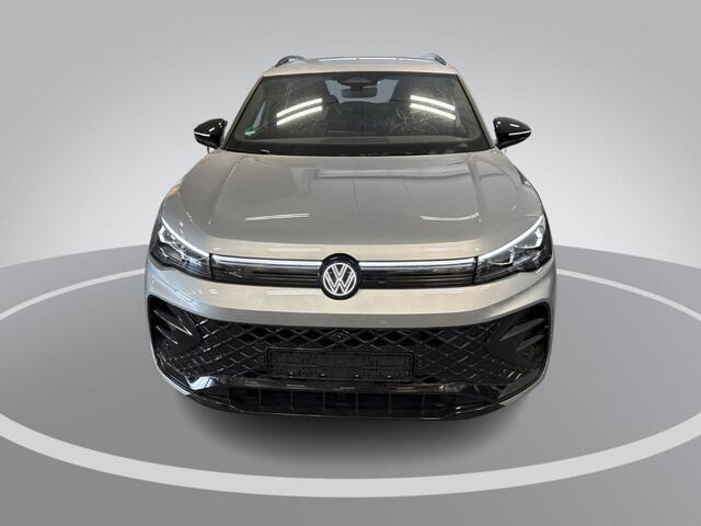 Volkswagen TIGUAN 1.5 eHybrid 204pk DSG R-Line Edition · Panoramadak · 360 Camera · Inklap. Trekhaak · Matrix LED · Stuur- & Stoelverwarming · Garantie t/m 18-09-2030 of 100.000km
