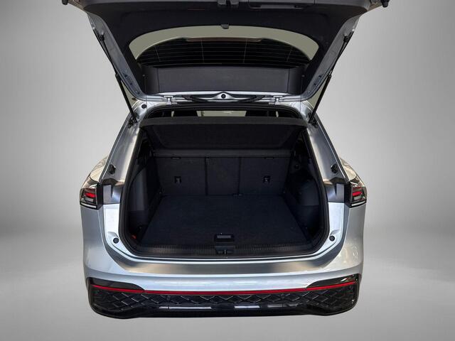 Volkswagen TIGUAN 1.5 eHybrid 204pk DSG R-Line Edition · Panoramadak · 360 Camera · Inklap. Trekhaak · Matrix LED · Stuur- & Stoelverwarming · Garantie t/m 18-09-2030 of 100.000km
