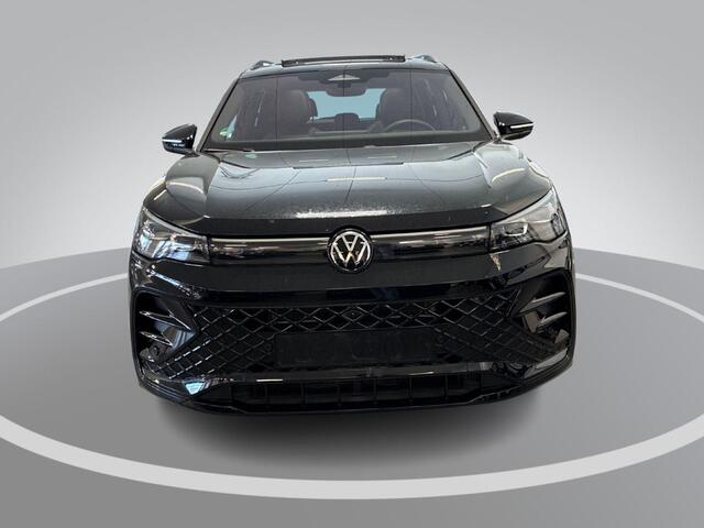 Volkswagen TIGUAN 1.5 eHybrid 272pk DSG R-Line · Panoramadak · Inklap. Trekhaak · Harman Kardon · 360 Camera · Leder Varenna + Stoelverkoeling & Massage · Garantie t/m 09-06-2030 of 100.000km